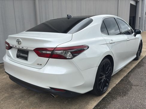 Used 2023 Toyota Camry XLE FWD image 4