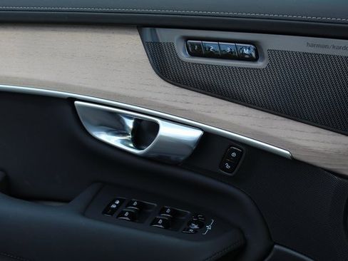 New 2026 Volvo XC90 B6 Plus w/ Protection Package Premier image 22