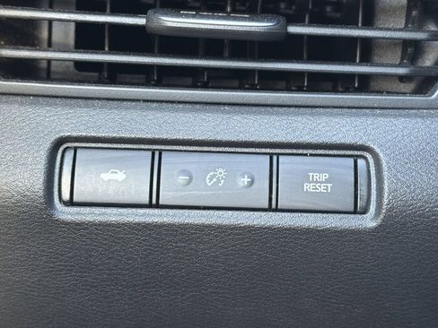 Used 2024 Nissan Altima 2.5 SV AWD/4WD image 13