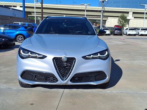 Used 2024 Alfa Romeo Stelvio Ti image 4
