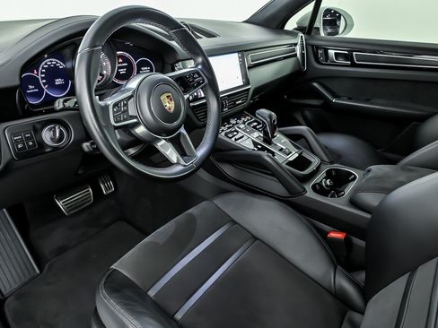Used 2023 Porsche Cayenne GTS AWD/4WD image 16
