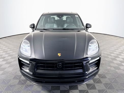 Used 2023 Porsche Macan image 2