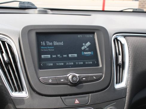 Used 2018 Chevrolet Malibu LT FWD image 9
