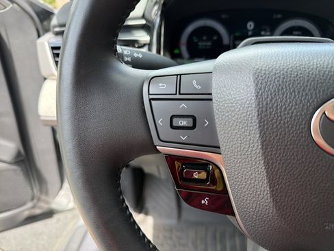 Used 2025 Toyota Camry XLE w/ Premium Plus Package FWD image 16