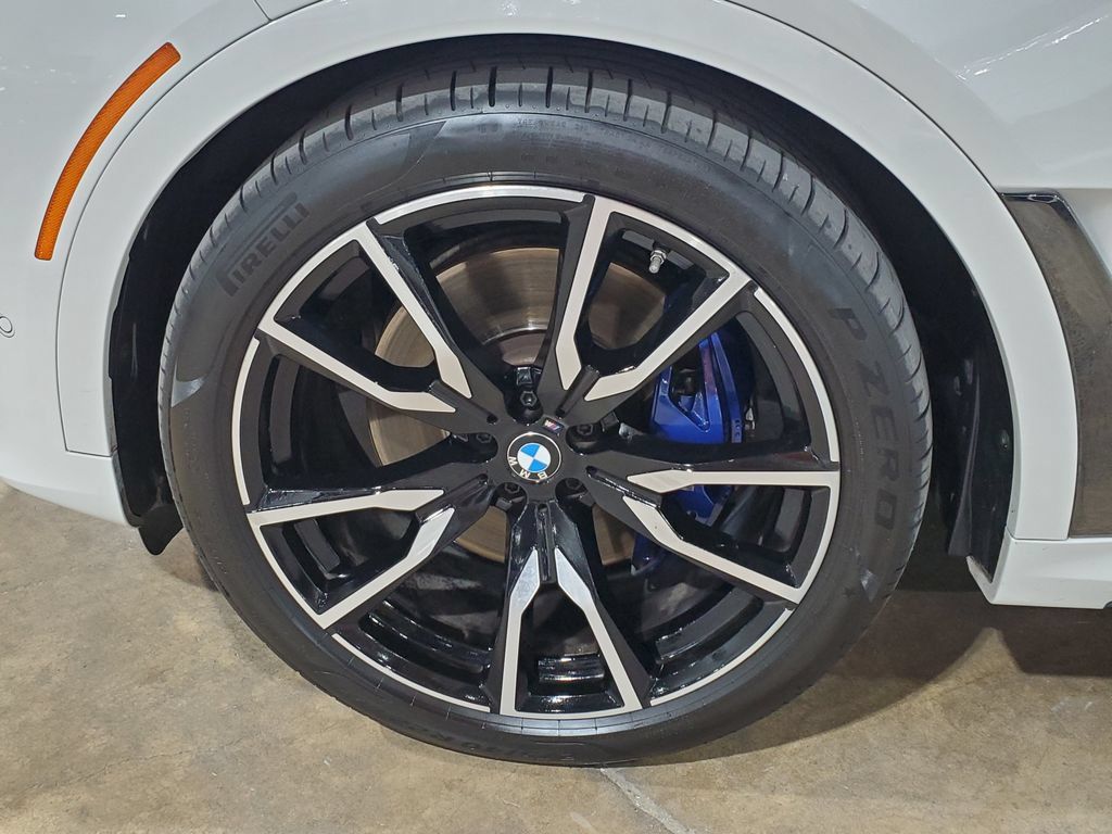 Used 2019 BMW X7 xDrive50i w/ M Sport Package AWD/4WD image 46