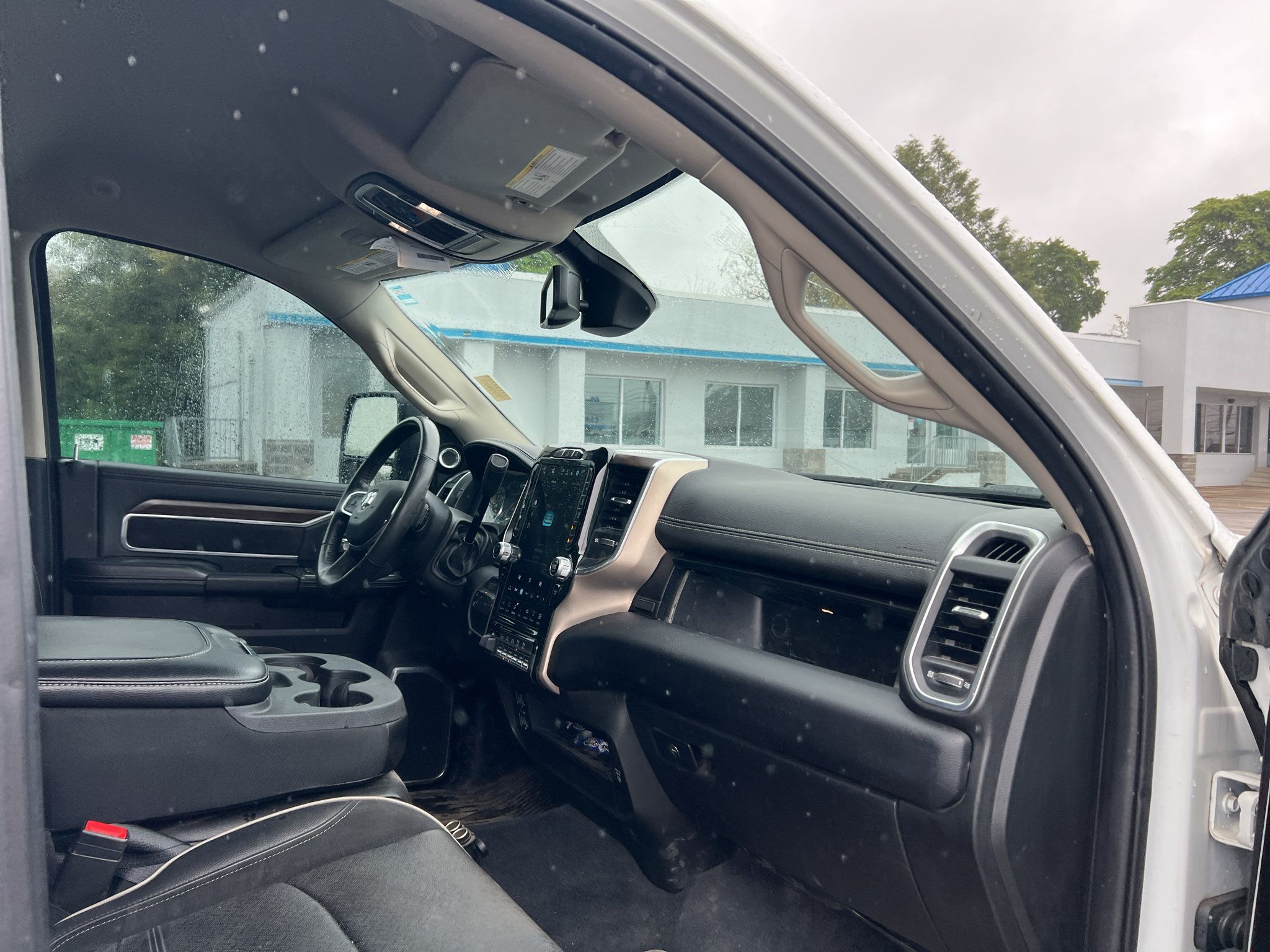 Used 2024 RAM 3500 Laramie AWD/4WD image 8