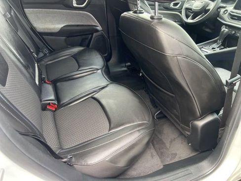 Used 2022 Jeep Compass Latitude AWD/4WD image 8