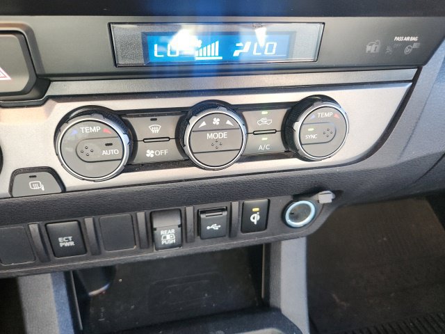 Certified 2022 Toyota Tacoma TRD Off-Road w/ Black Out Package (TMS) AWD/4WD image 11
