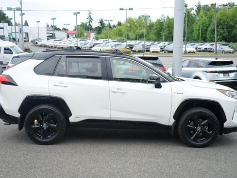Used 2019 Toyota RAV4 XSE AWD/4WD image 6