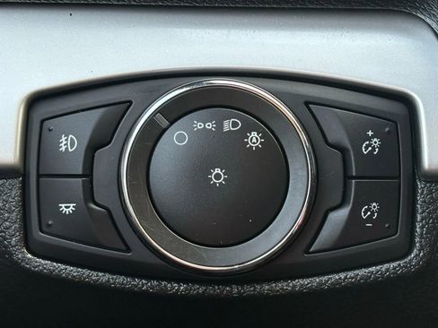 Used 2017 Ford Explorer XLT image 18