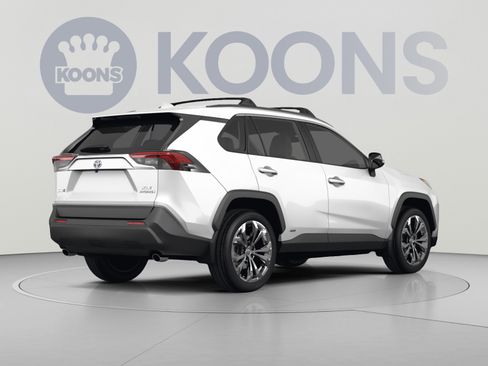 Used 2022 Toyota RAV4 XLE w/ Convenience Package AWD/4WD image 4