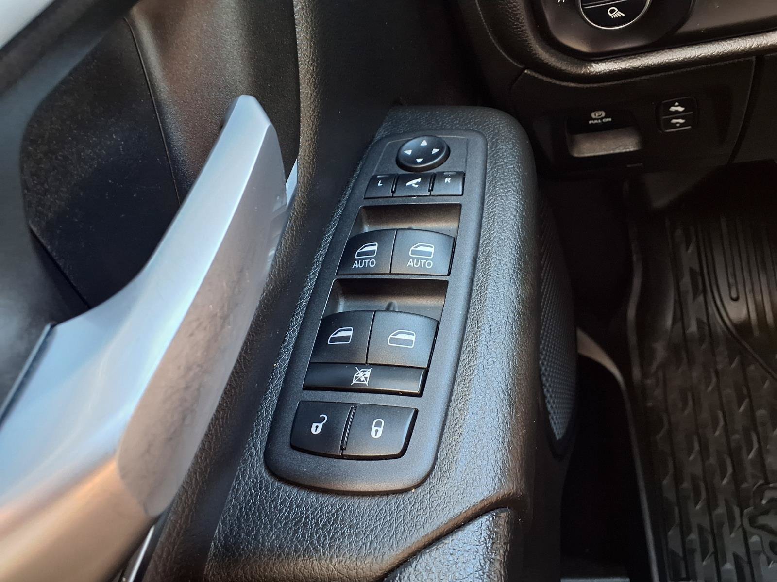 Used 2024 RAM 1500 2WD Crew Cab image 12