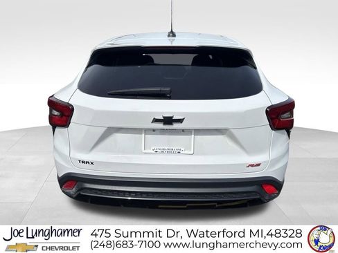 Used 2024 Chevrolet Trax RS w/ Driver Confidence Package FWD image 4