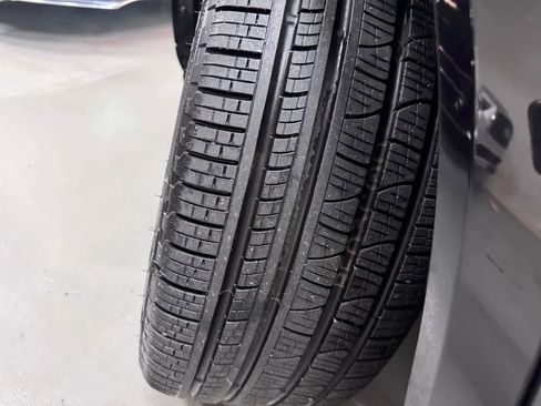 Used 2021 Volvo XC90 T6 Momentum w/ Climate Package image 11