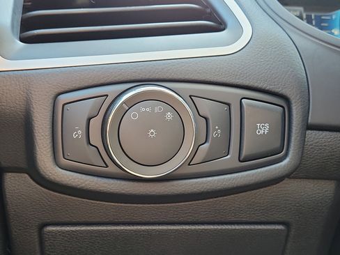 Used 2022 Ford Edge SE image 23