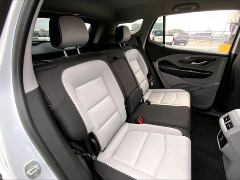 Certified 2022 GMC Terrain SLE w/ Driver Convenience Package image 18