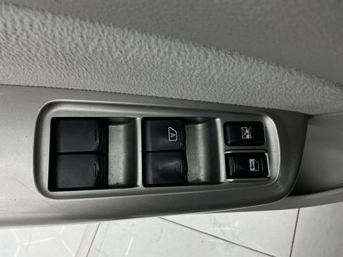 Used 2010 Subaru Forester 2.5X Limited AWD/4WD image 40