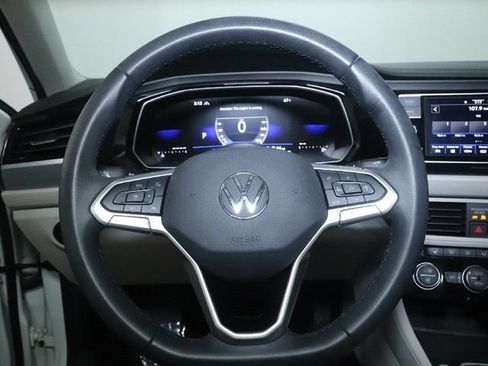 Used 2024 Volkswagen Jetta SE w/ Panoramic Sunroof Package FWD image 22