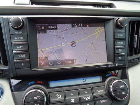 Used 2018 Toyota RAV4 Limited AWD/4WD image 13