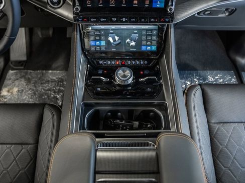 New 2024 Jeep Grand Wagoneer Series III w/ HD Trailer Tow Package image 29