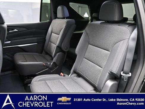 New 2026 Chevrolet Traverse LT image 12