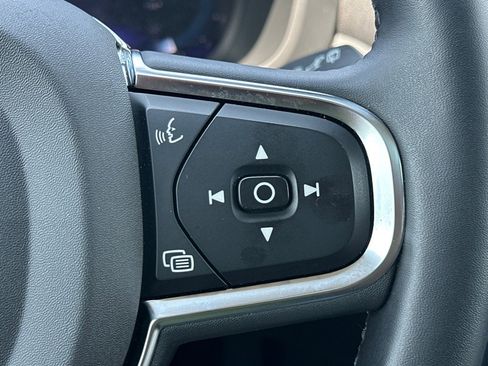 Used 2024 Volvo XC60 B5 Core image 11