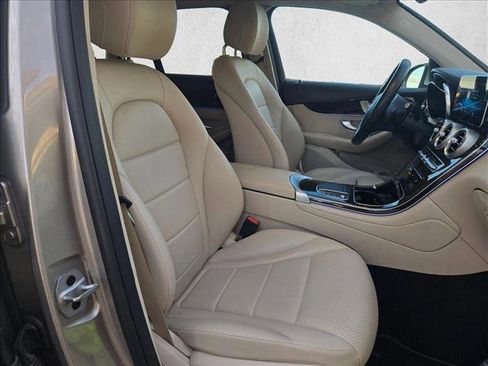 Used 2022 Mercedes-Benz GLC 300 image 19