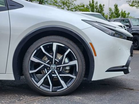 Used 2024 Toyota Prius Prime FWD image 8