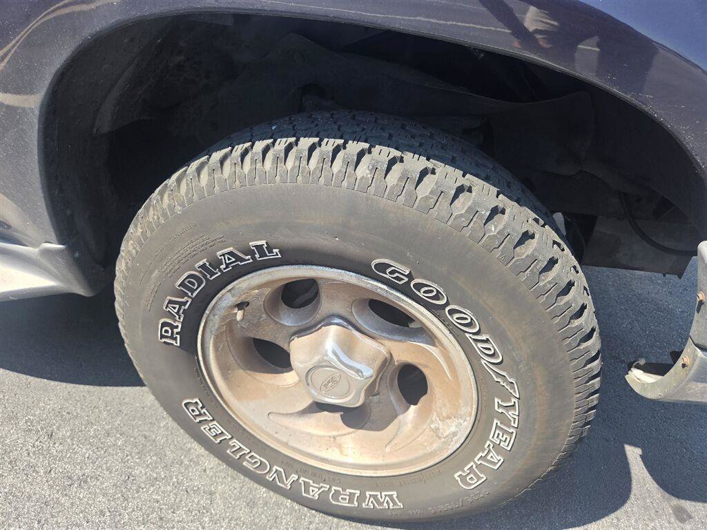 Used 1999 Ford Explorer XLT AWD/4WD image 6