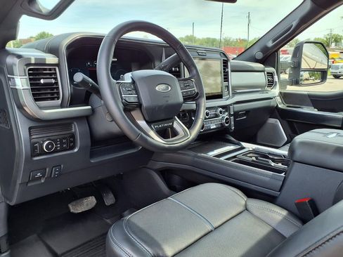Used 2025 Ford F250 Platinum w/ FX4 Off-Road Package AWD/4WD image 23