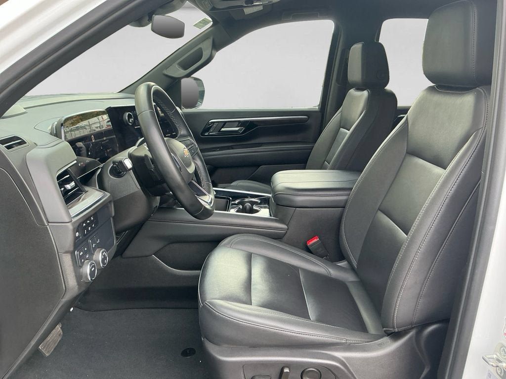 Used 2025 Chevrolet Tahoe LT AWD/4WD image 10