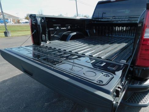 Used 2024 Chevrolet Silverado 2500 Custom image 12