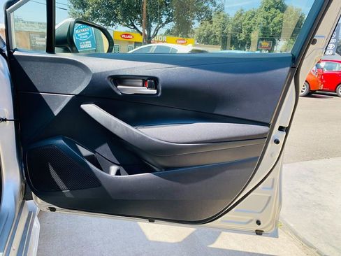 Used 2020 Toyota Corolla LE FWD image 19