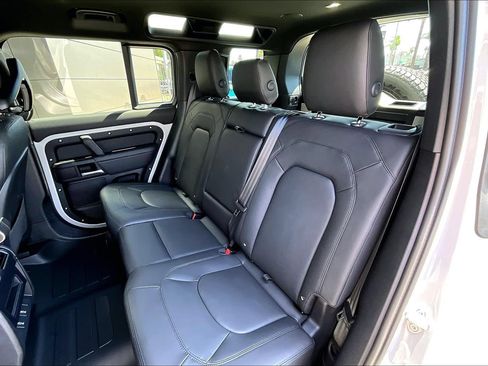 New 2026 Land Rover Defender 110 X-Dynamic SE AWD/4WD image 10