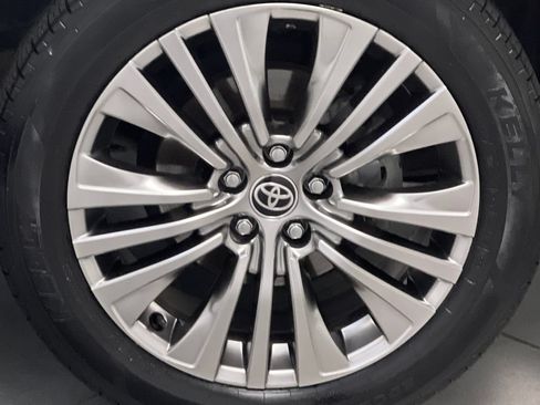 Used 2022 Toyota Venza Limited AWD/4WD image 68