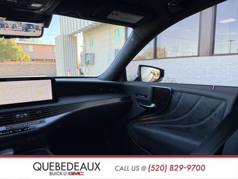 Used 2024 Lexus LS 500 w/ Interior Upgrade Package image 33