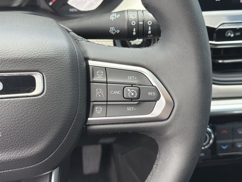 Used 2025 Jeep Compass Limited AWD/4WD image 30