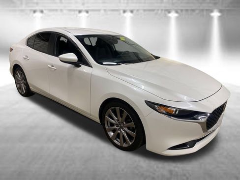 Used 2020 MAZDA MAZDA3 Sedan w/ Preferred Package FWD image 2