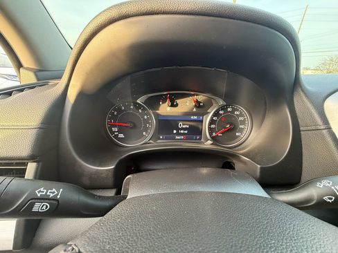 Used 2024 GMC Terrain SLT image 17