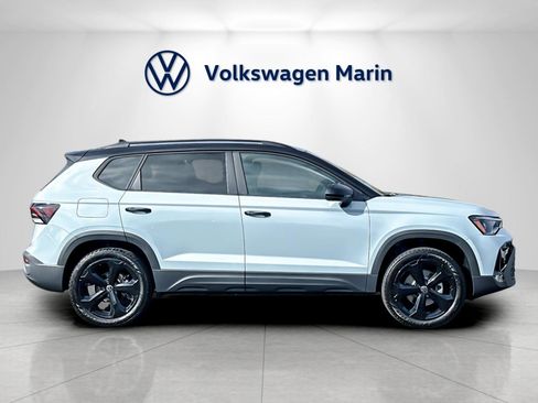 New 2026 Volkswagen Taos SE image 6