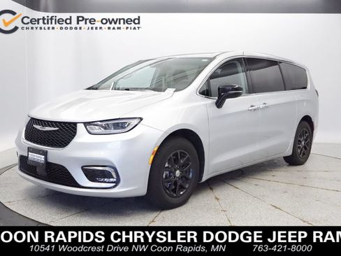 Certified 2024 Chrysler Pacifica Touring-L FWD image 1
