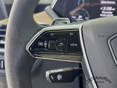 Used 2022 Audi e-tron GT Premium Plus image 13