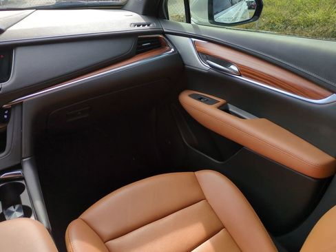 Certified 2023 Cadillac XT5 Premium Luxury w/ Technology Package image 17