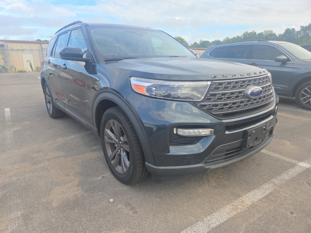 Used 2022 Ford Explorer XLT RWD image 2
