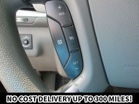 Used 2013 Chevrolet Traverse LS FWD image 25