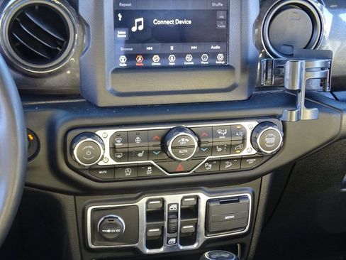 Used 2020 Jeep Wrangler Unlimited Sport image 20