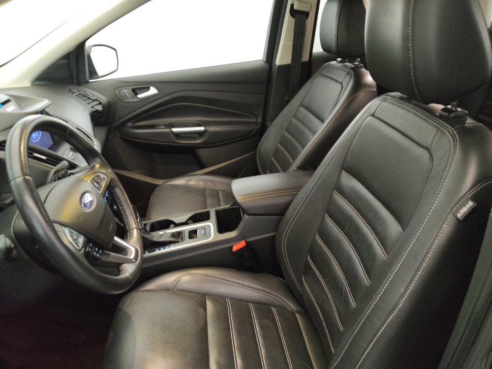 Used 2017 Ford Escape SE w/ SE Leather Comfort Package AWD/4WD image 17