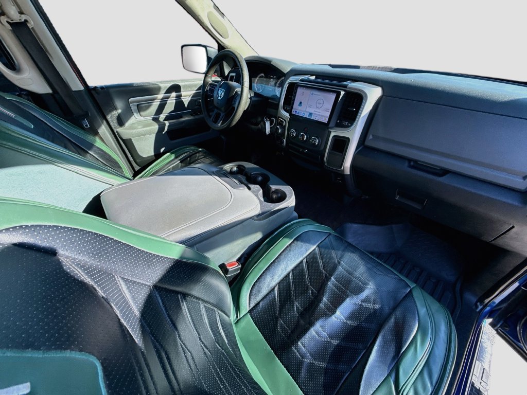 Used 2017 RAM 1500 Classic SLT AWD/4WD image 29