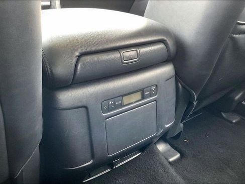 Used 2023 Nissan Armada SV image 39