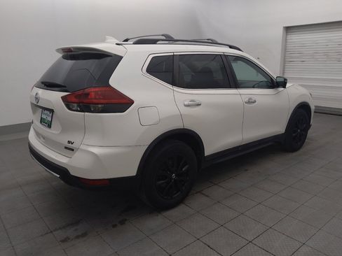 Used 2018 Nissan Rogue SV w/ Premium Package FWD image 10